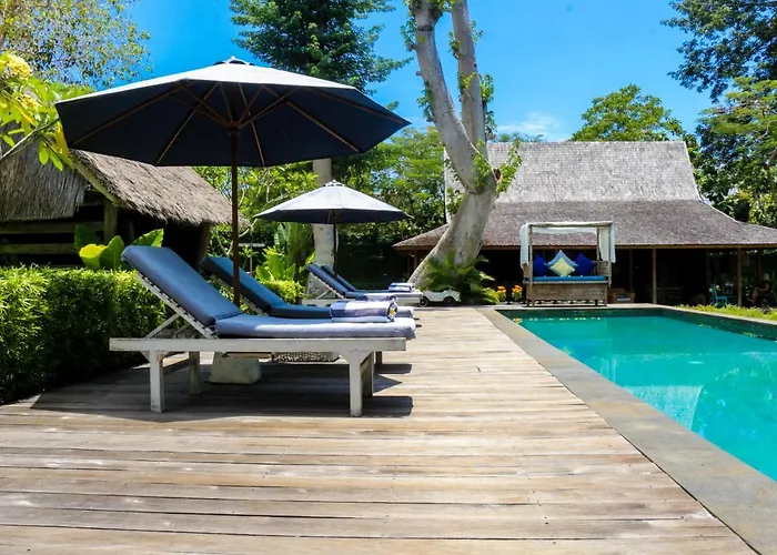 Chanteak Bali - Teak House 3 ベッド・アンド・ブレックファスト ジンバラン